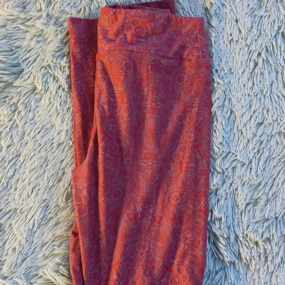 LulaRoe- Burgundy Butter Soft Leggings - Size:TWEEN